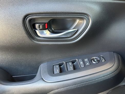 Used 2024 Honda HR-V LX image 11