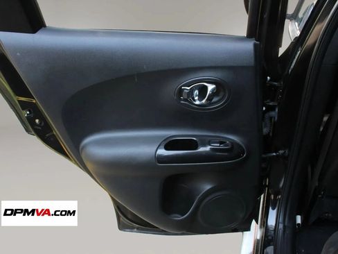 Used 2015 Nissan Juke NISMO RS w/ Interior Illumination Package AWD/4WD image 18
