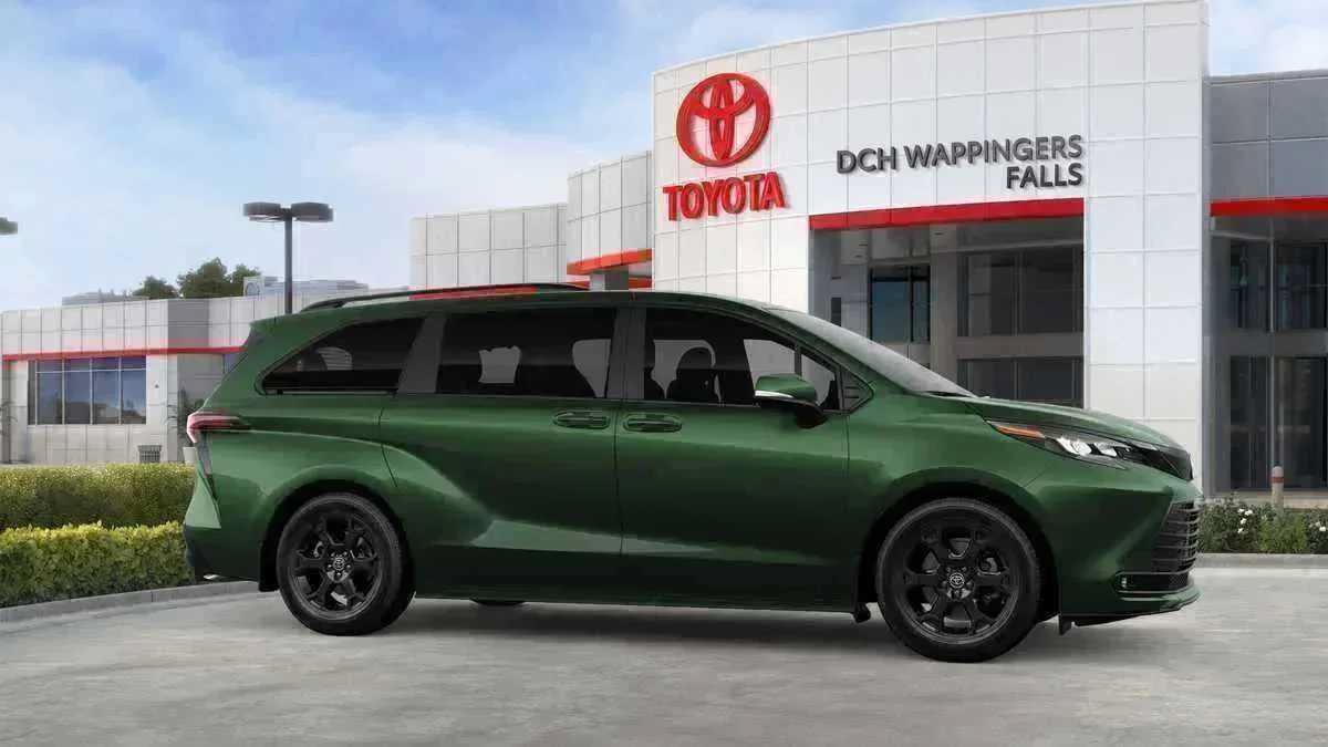 New 2026 Toyota Sienna XLE Woodland Edition AWD/4WD image 13