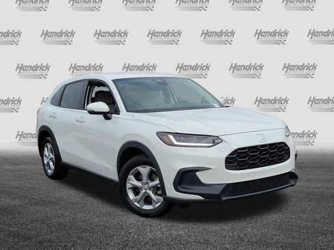 Used 2023 Honda HR-V LX image 2