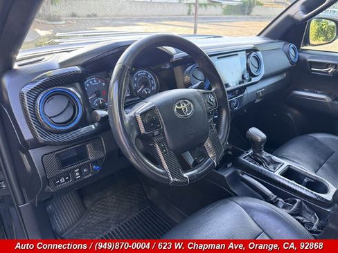 Used 2019 Toyota Tacoma TRD Sport AWD/4WD image 11