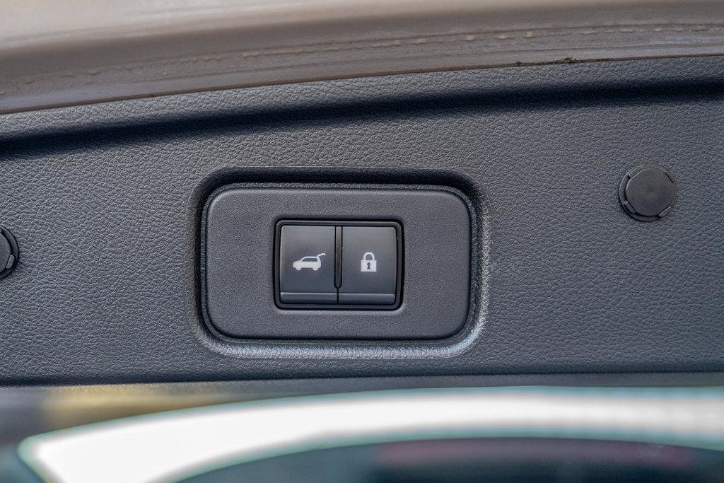 Used 2023 Nissan Pathfinder Platinum FWD image 19
