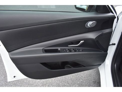 New 2026 Hyundai Elantra SE image 16