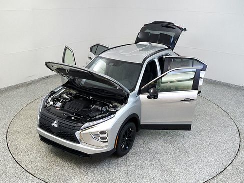 Used 2025 Mitsubishi Eclipse Cross AWD image 17