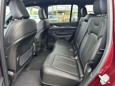 New 2025 Jeep Grand Cherokee Limited w/ Luxury Tech Group II AWD/4WD image 12