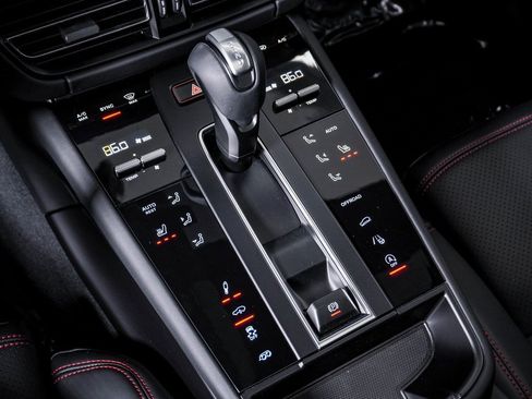 Certified 2022 Porsche Macan GTS image 24
