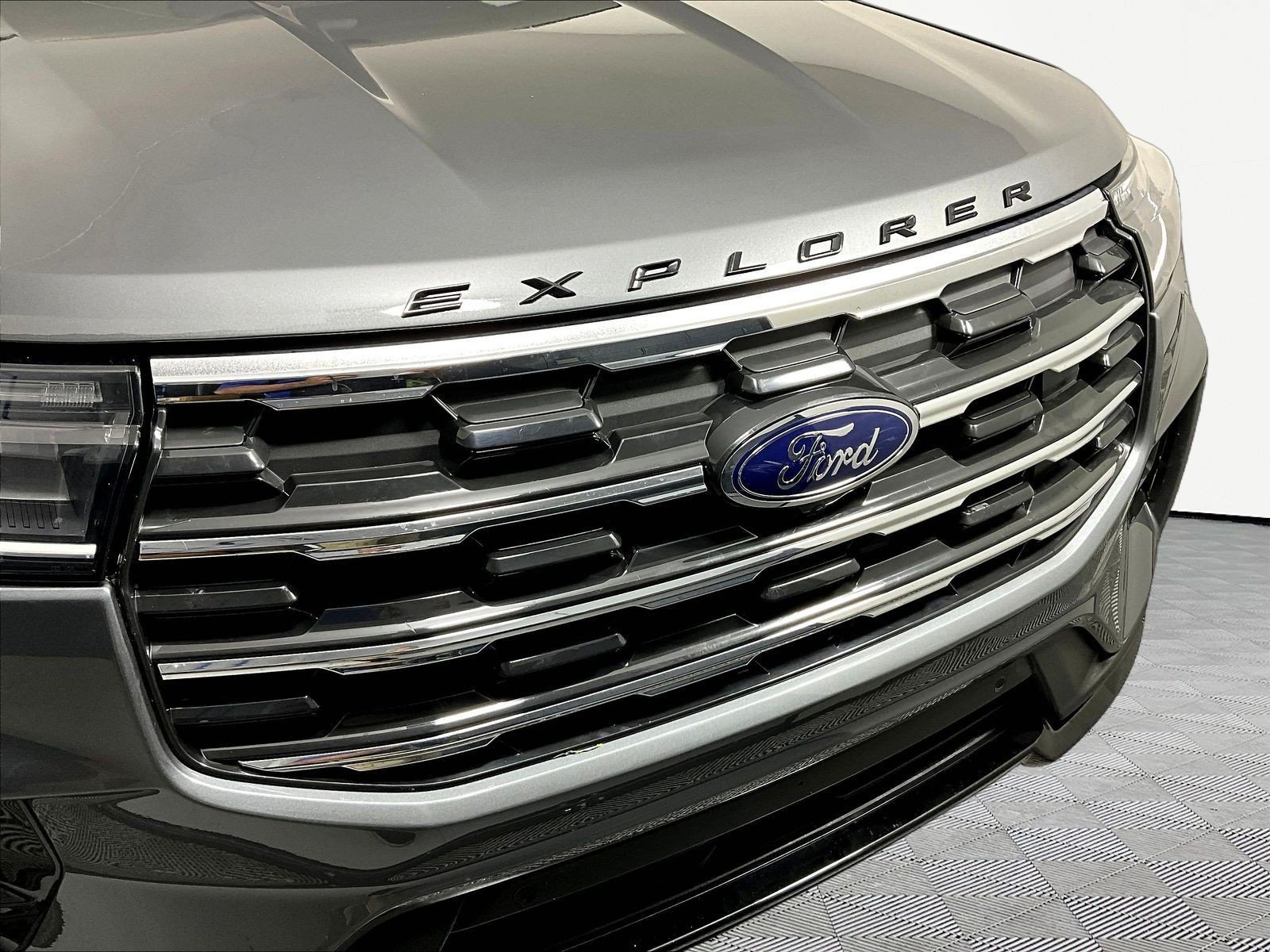 Used 2025 Ford Explorer ST-Line AWD/4WD image 34