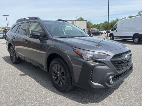 Used 2025 Subaru Outback Onyx Edition image 9