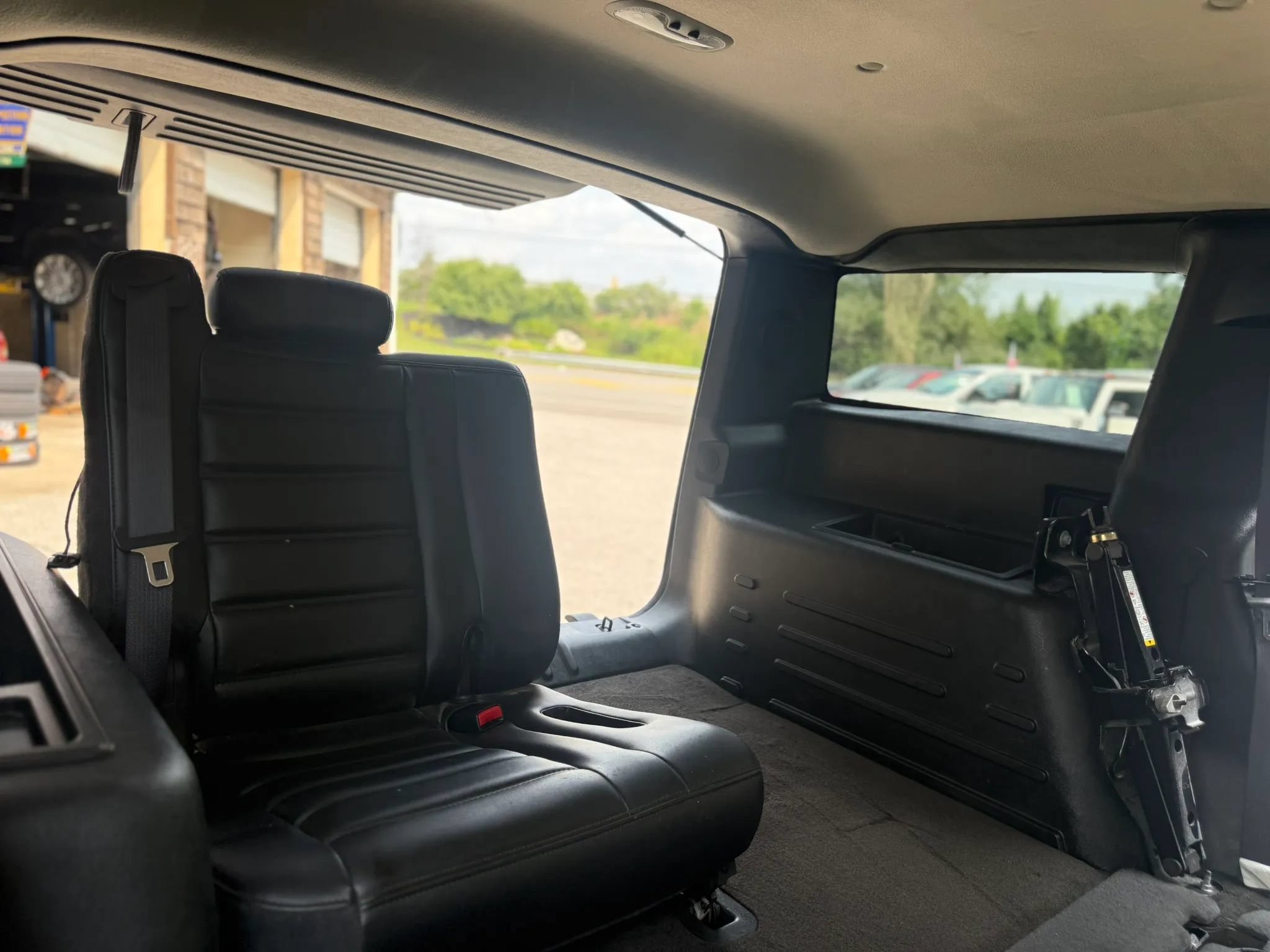 Used 2005 HUMMER H2 w/ Preferred Equipment Group AWD/4WD image 34