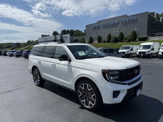 New 2027 Ford Expedition Platinum w/ Platinum Ultimate Package AWD/4WD video 1