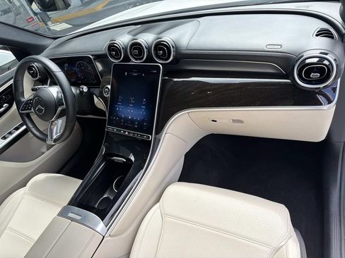 Used 2023 Mercedes-Benz GLC 300 image 13