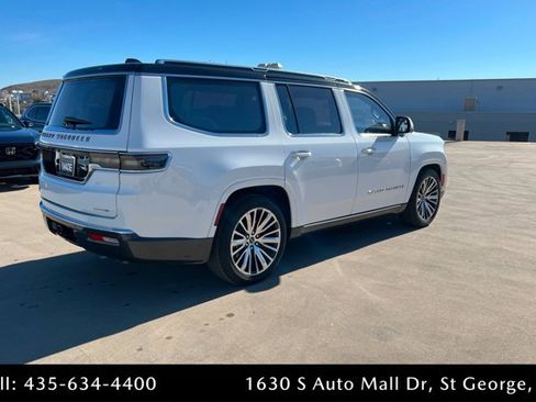 Used 2022 Jeep Grand Wagoneer Series III w/ Rear Seat Video Group 1 image 5