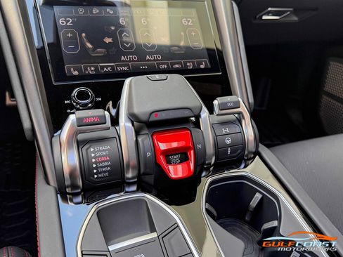 Used 2024 Lamborghini Urus S image 16