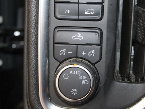 Used 2020 Chevrolet Silverado 1500 LT AWD/4WD image 41