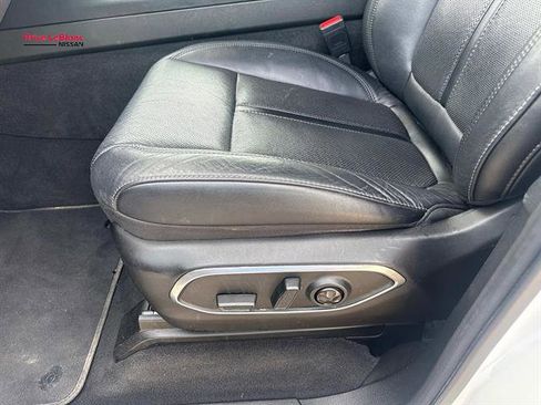 Used 2024 Jeep Wagoneer Series II w/ Flexible Seating Group RWD image 16