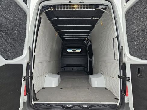 Used 2024 Mercedes-Benz Sprinter 3500 image 26