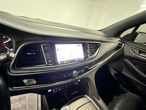 Used 2022 Buick Enclave Avenir w/ Avenir Technology Package FWD image 18