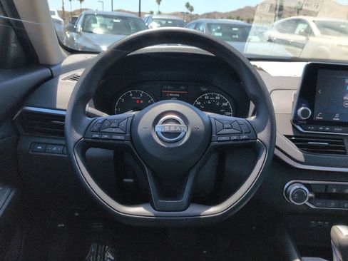 Used 2025 Nissan Altima 2.5 S FWD image 19