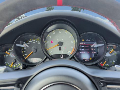 Used 2018 Porsche 911 GT3 image 16