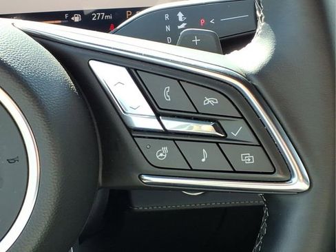 Used 2025 Buick Enclave Preferred image 16