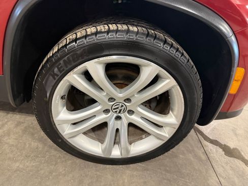 Used 2013 Volkswagen Tiguan SEL image 4