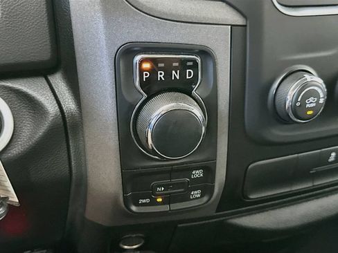 Used 2018 RAM 1500 Express AWD/4WD image 16