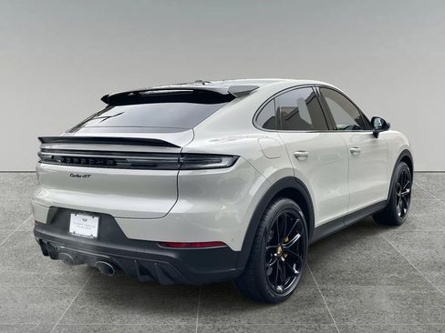 Used 2024 Porsche Cayenne Turbo GT image 5