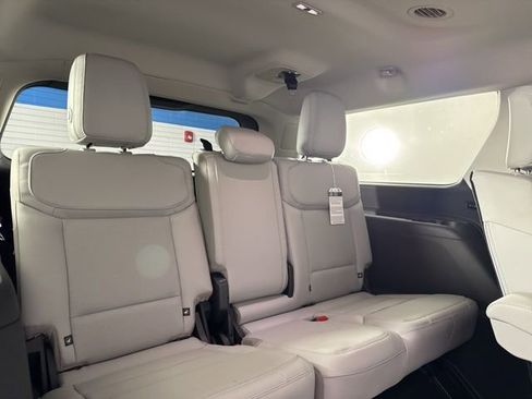 New 2025 Ford Expedition Max Platinum w/ Driver's Package image 25