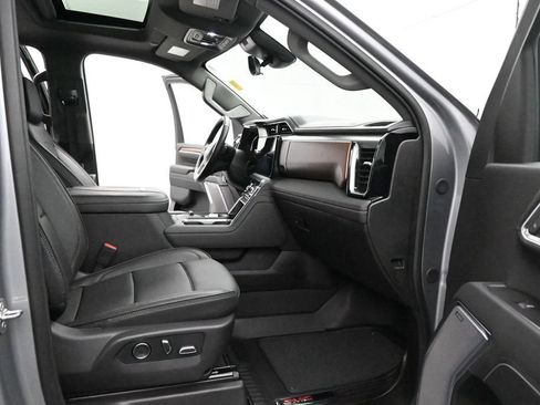Used 2026 GMC Sierra 3500 Denali w/ Denali Reserve Package AWD/4WD image 22