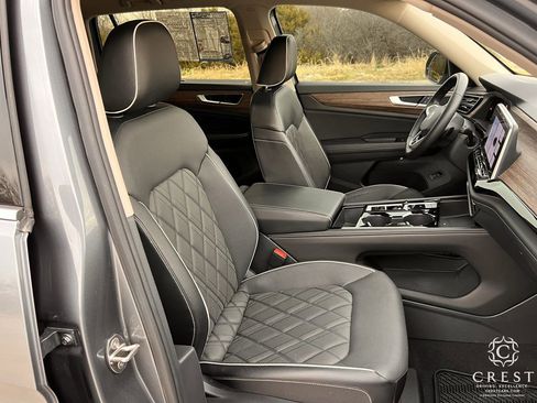 Used 2024 Volkswagen Atlas SEL Premium R-Line image 26