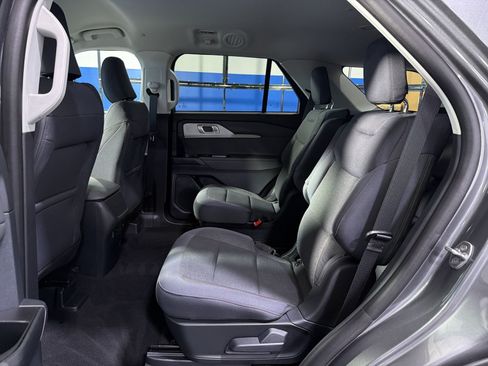 Used 2025 Ford Explorer Active RWD image 28