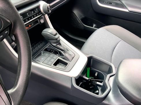 Used 2025 Toyota RAV4 XLE AWD/4WD image 16