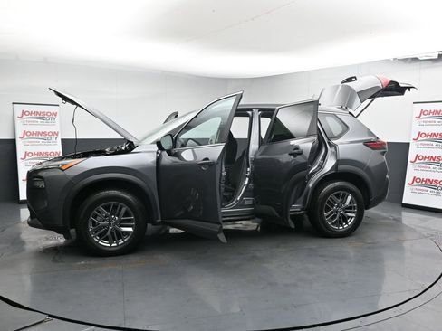 Used 2023 Nissan Rogue S image 44