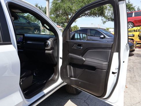 Used 2024 Chevrolet Colorado LT w/ LT Convenience Package II RWD image 21