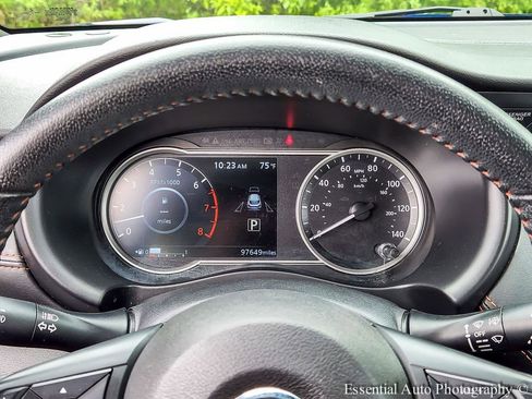 Used 2019 Nissan Kicks SR w/ SR Premium Package FWD image 16