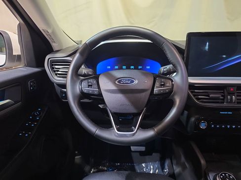 Used 2024 Ford Escape Platinum AWD/4WD image 11