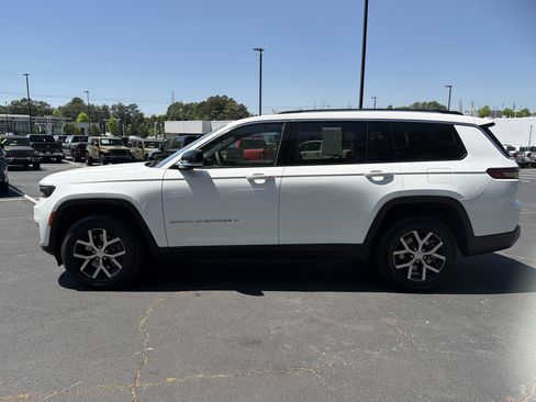 Used 2023 Jeep Grand Cherokee L Limited RWD image 7