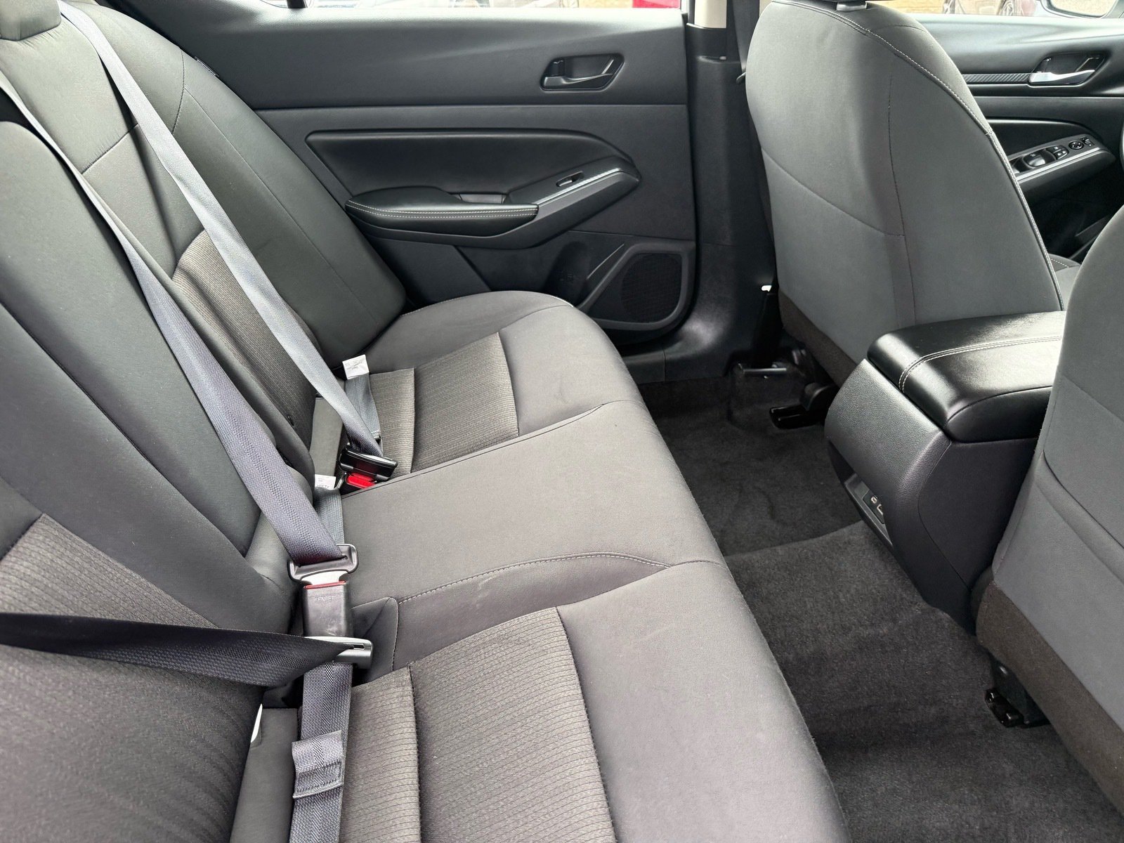 Used 2025 Nissan Altima 2.5 SV FWD image 29