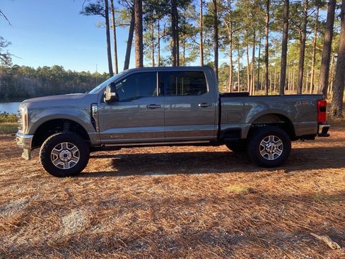 Used 2024 Ford F250 Lariat image 2