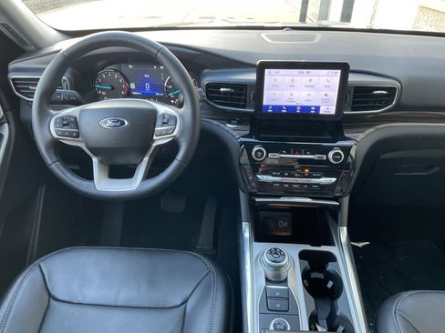 Used 2023 Ford Explorer Limited w/ Equipment Group 301A image 11