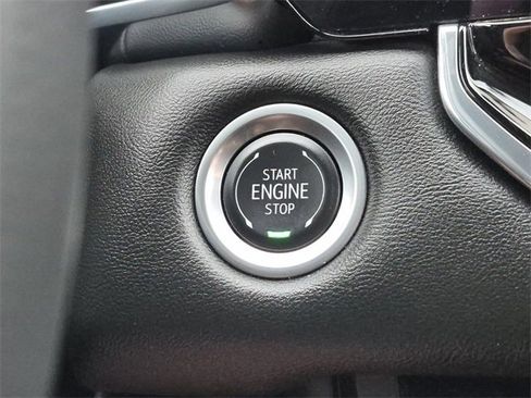 Used 2024 GMC Canyon Elevation image 30