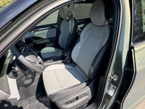 New 2025 Volkswagen Tiguan SE R-Line image 21