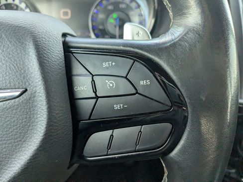 Used 2020 Chrysler 300 S image 27