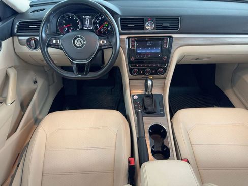 Used 2017 Volkswagen Passat 1.8T SE w/ SE Lighting Package image 27