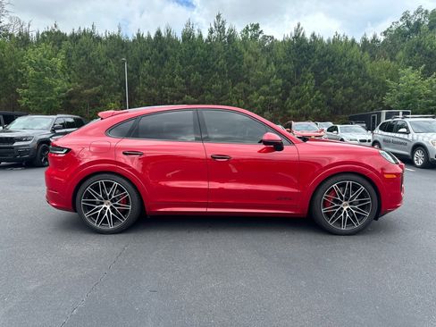 Used 2025 Porsche Cayenne GTS AWD/4WD image 6