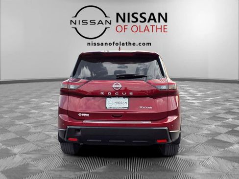 Used 2024 Nissan Rogue SV image 27