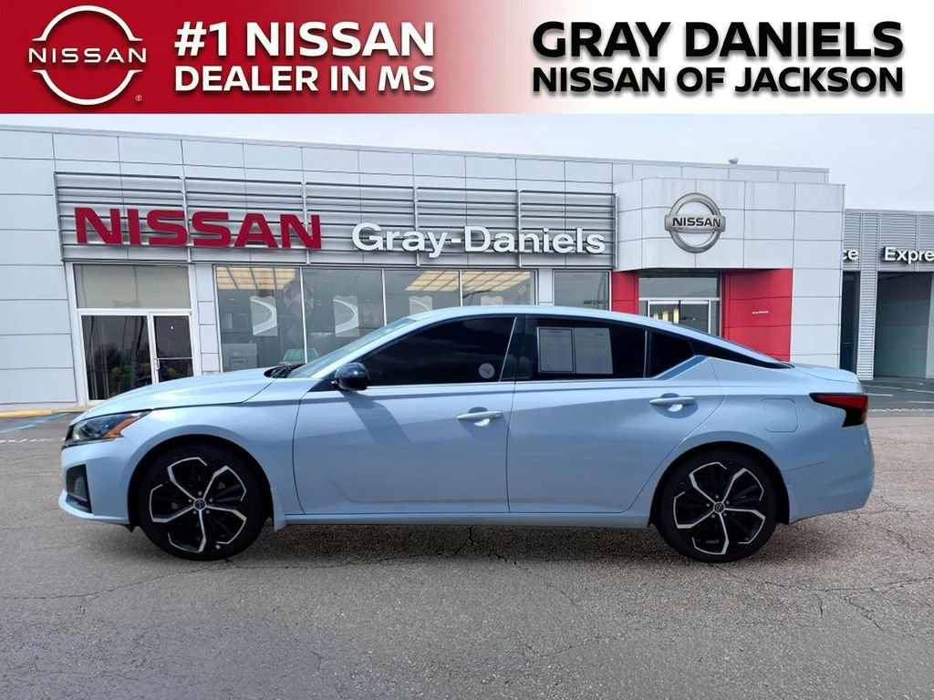 Used 2024 Nissan Altima 2.5 SR FWD image 4