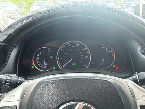 Used 2013 Lexus CT 200h image 24