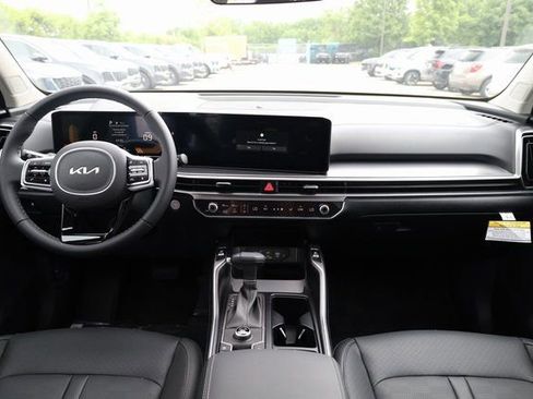 New 2025 Kia Sorento S w/ Panoramic Sunroof Package image 13