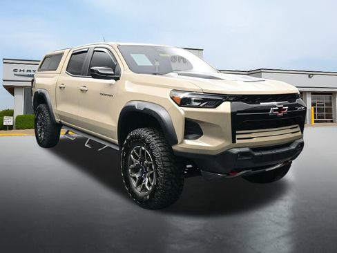 Used 2024 Chevrolet Colorado ZR2 w/ ZR2 Convenience Package III AWD/4WD image 7